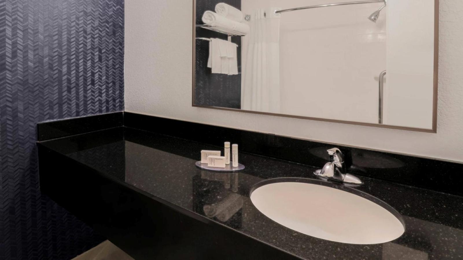 Fairfield Inn & Suites Houston Westchase Экстерьер фото